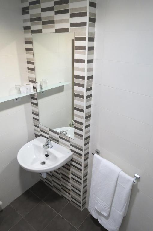 Habitación Doble con baño privado - 2 camas
